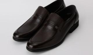 卓凡尼华伦天奴 卓凡尼华伦天奴